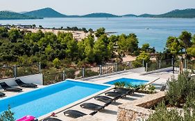 Camp Panorama With Pool